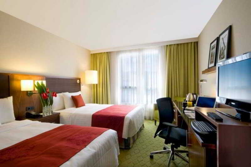 Hotel Courtyard By Marriott Paris Saint Denis Zimmer foto