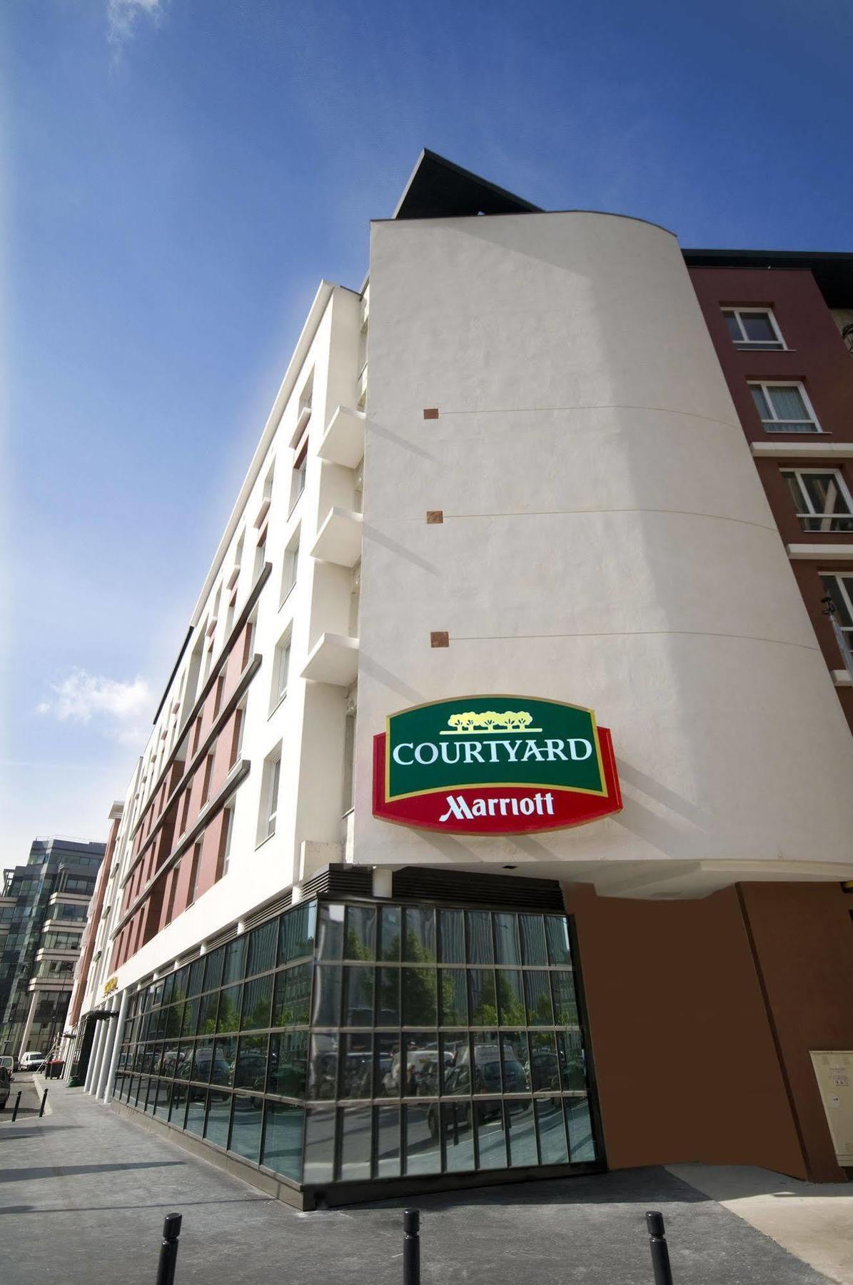 Hotel Courtyard By Marriott Paris Saint Denis Exterior foto